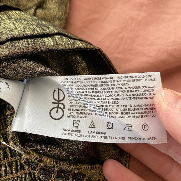 NWT Sam Edelman Edith Split Neck Gold Metallic Top Size XS Long Sleeve V-Neck - Picture 13 of 16